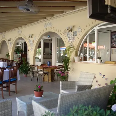 Lale Hotel 3*